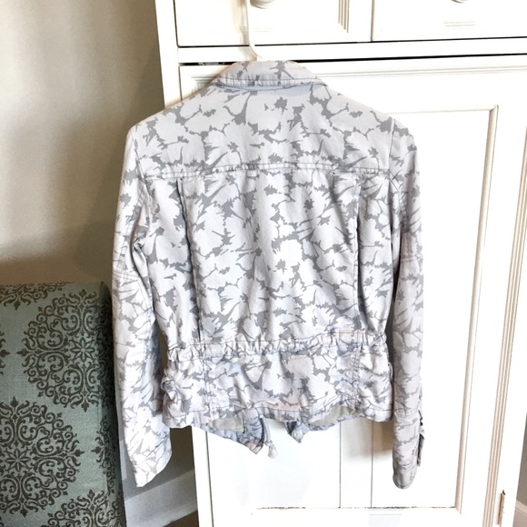 GAP XS baby blue floral designed jacket! Like new! - Picture 7 of 8